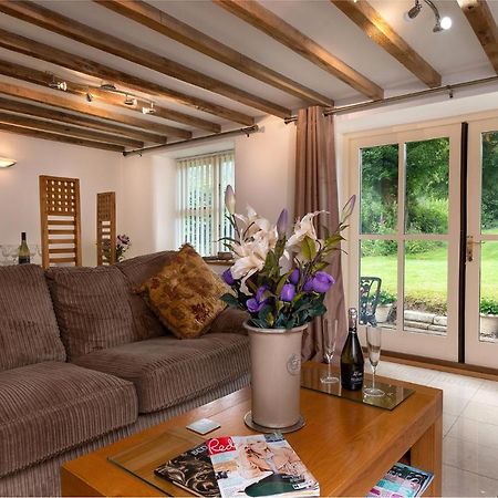 Finest Retreats - The Cottage - Luxury 1 Bed Cottage Rhydymwyn المظهر الخارجي الصورة